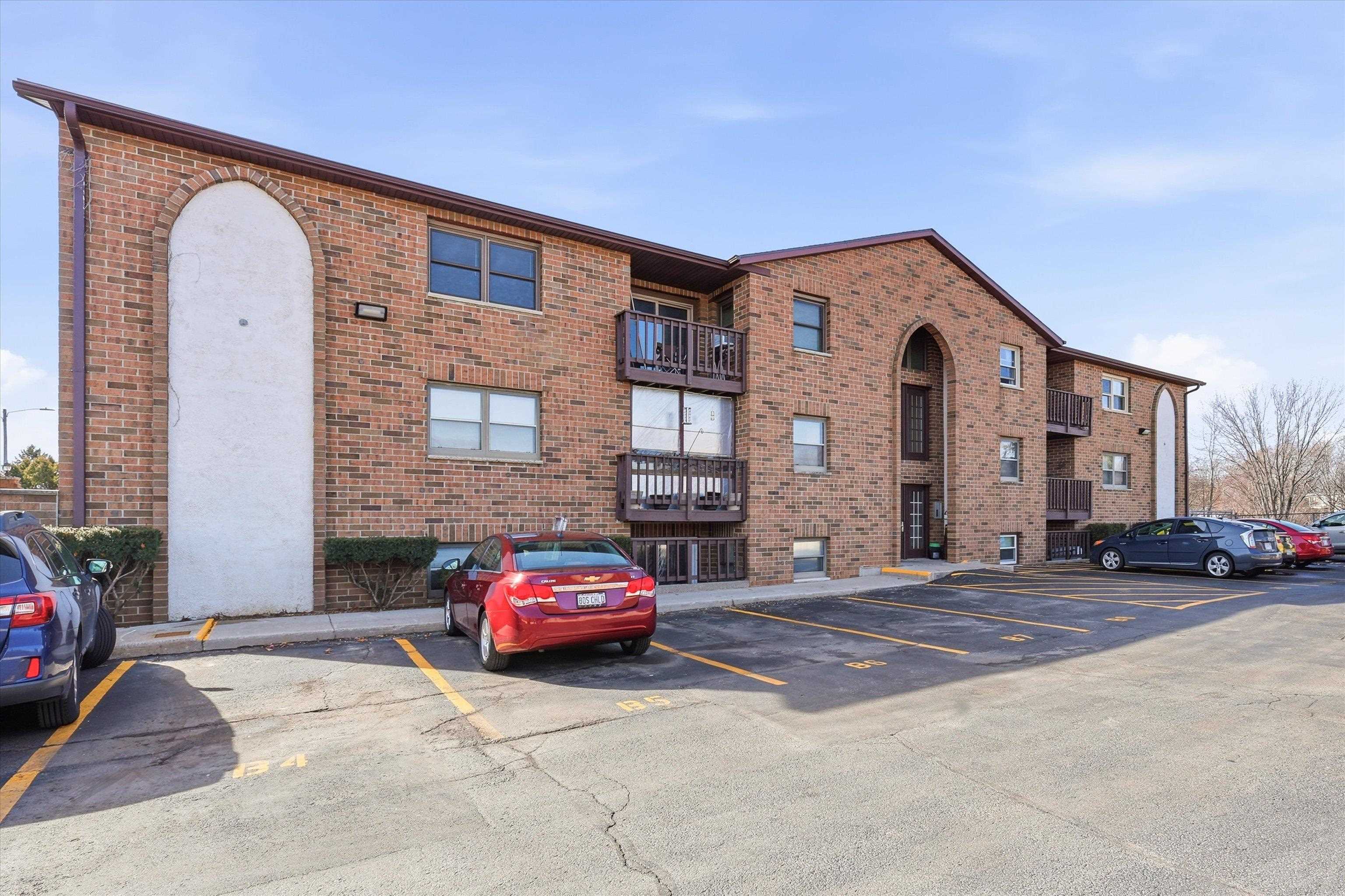 1161 Gillingham Road, Unit B3 Neenah, WI 54956 - Photo 2 of 17