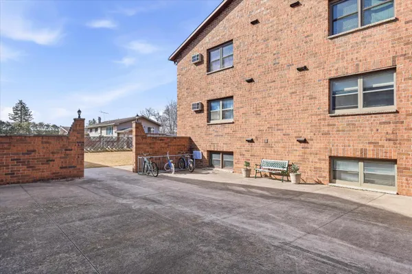 $134,900 | 1161 Gillingham Road, Unit B3, Neenah, WI 54956
