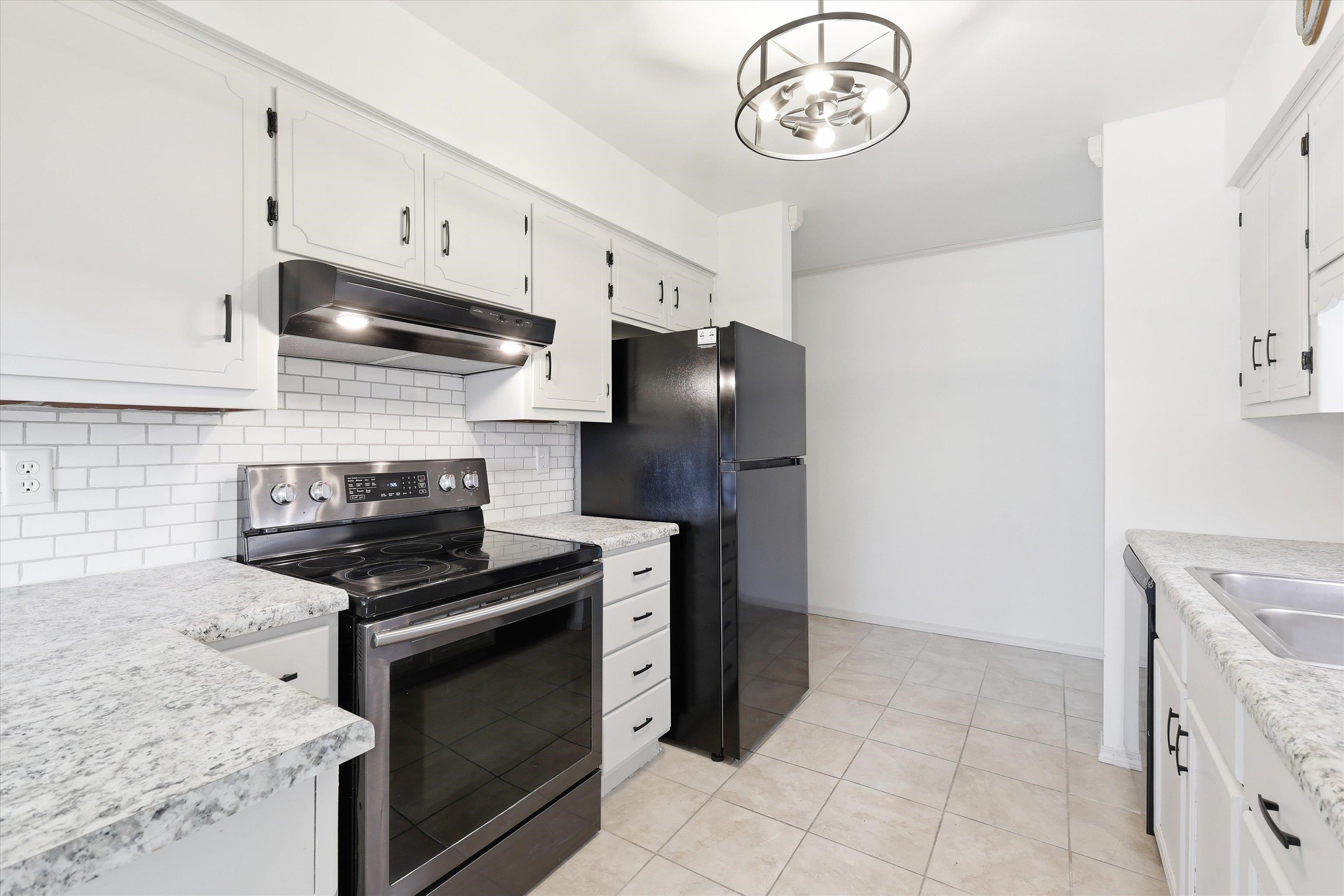 1161 Gillingham Road, Unit B3 Neenah, WI 54956 - Photo 8 of 17