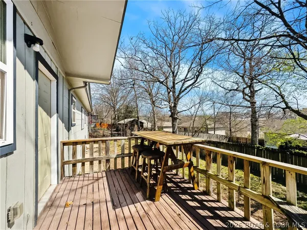 $289,500 | 106 Leonard North, Camdenton, MO 65020