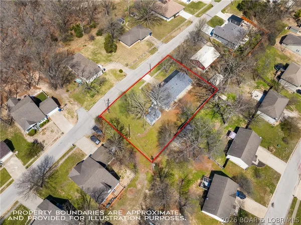 $289,500 | 106 Leonard North, Camdenton, MO 65020