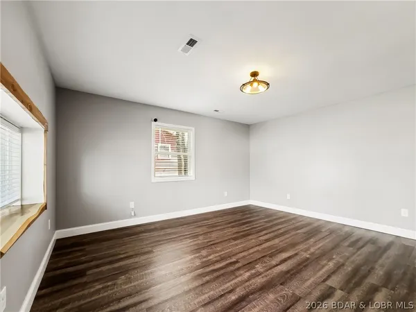 $289,500 | 106 Leonard North, Camdenton, MO 65020