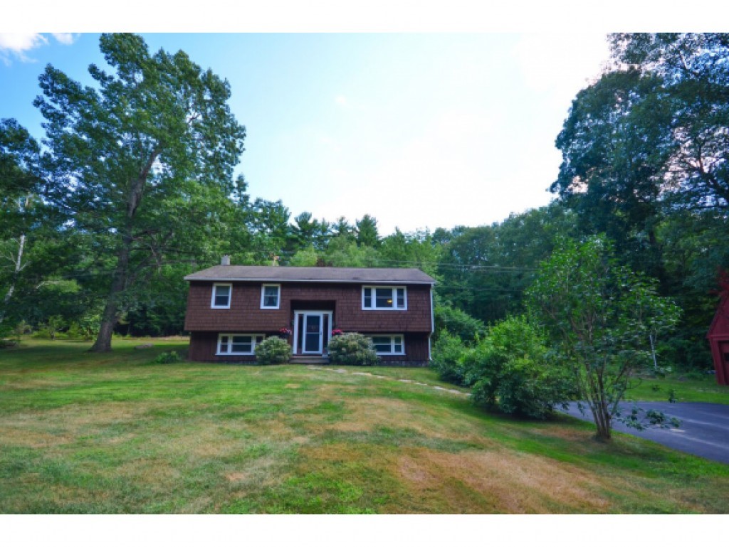 74 Lane Road Raymond, NH 03077 - Photo 1 of 22 Gallery Image 1