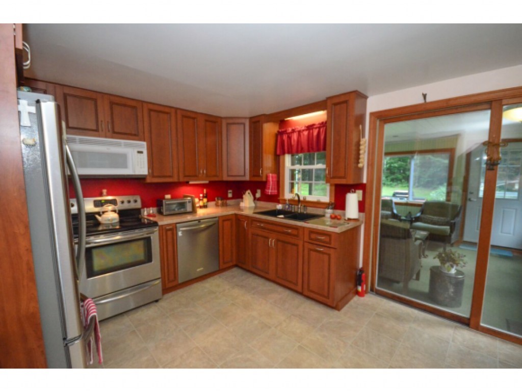 74 Lane Road Raymond, NH 03077 - Photo 6 of 22 Gallery Image 6