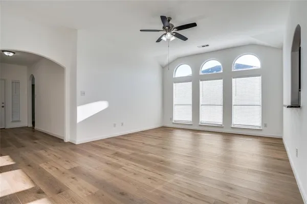 $2,000 | 317 Meadow View Lane, Anna, TX 75409
