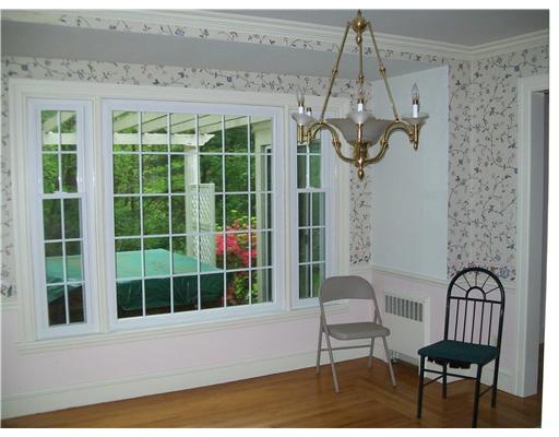 86 Pequot Road Pawtucket, RI 02861 - Photo 10 of 12 Dining Room.