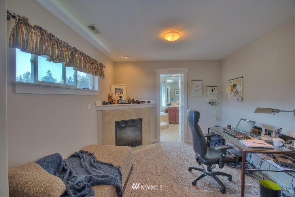 5117 Northeast 7th Place Renton, WA 98059 - Photo 13 of 16