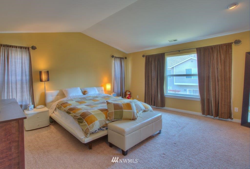 5117 Northeast 7th Place Renton, WA 98059 - Photo 14 of 16