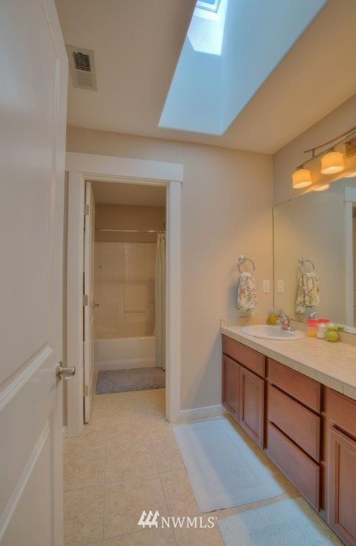 5117 Northeast 7th Place Renton, WA 98059 - Photo 10 of 16