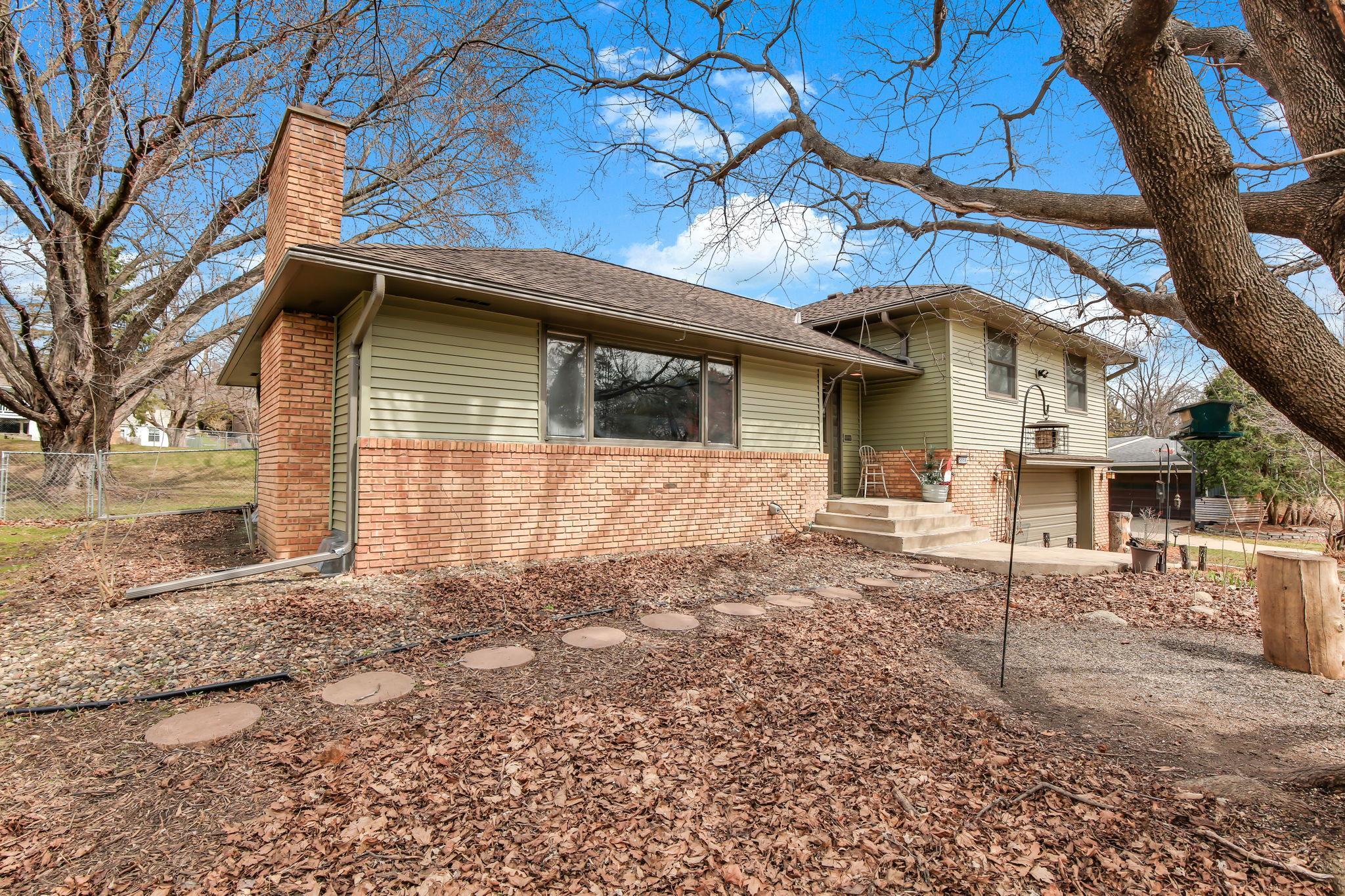 5116 Meadow Ridge Edina, MN 55439 - Photo 3 of 43
