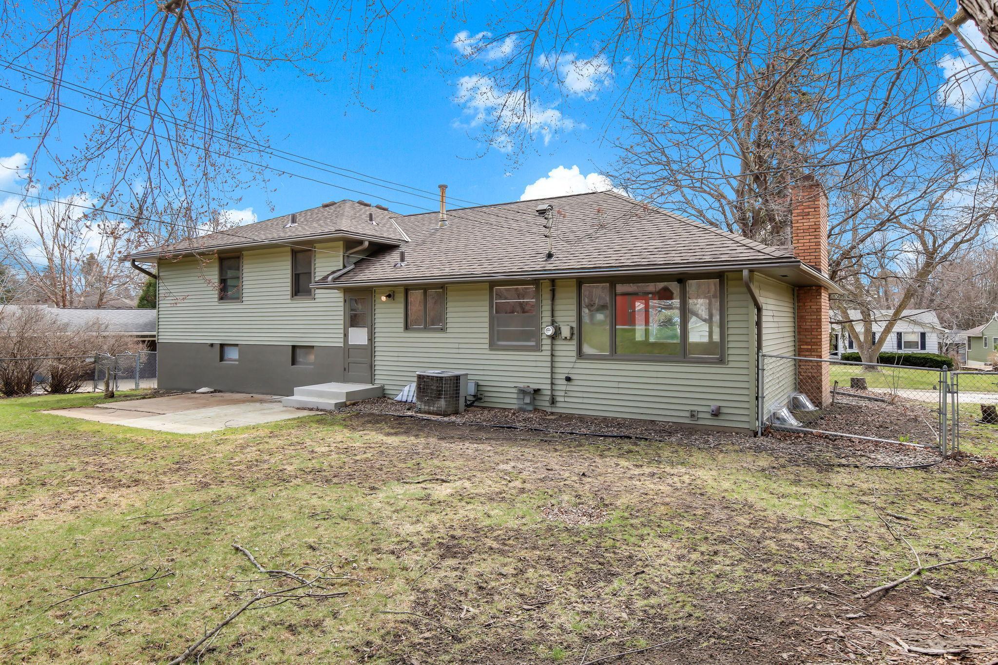 5116 Meadow Ridge Edina, MN 55439 - Photo 34 of 43
