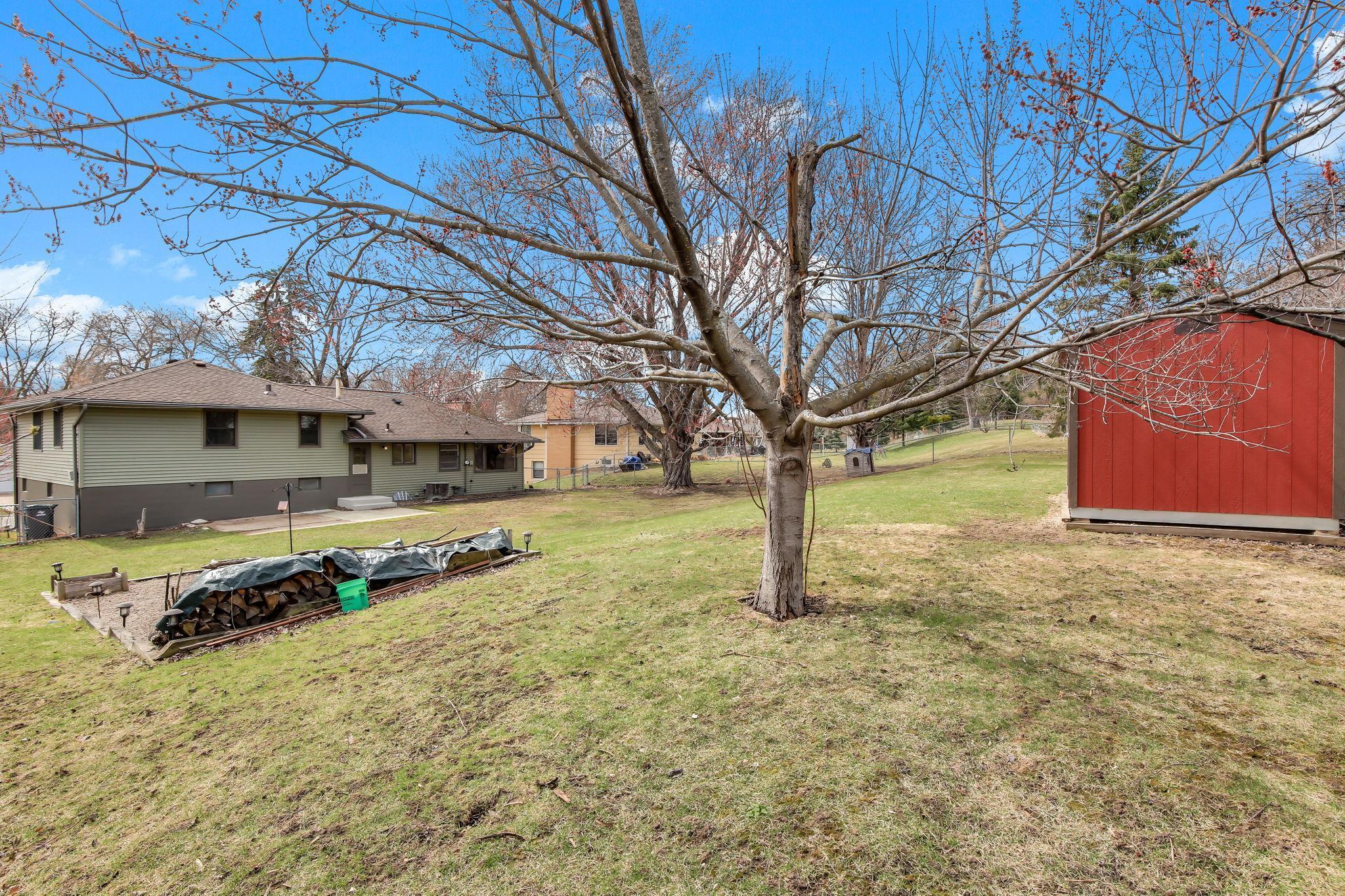 5116 Meadow Ridge Edina, MN 55439 - Photo 35 of 43