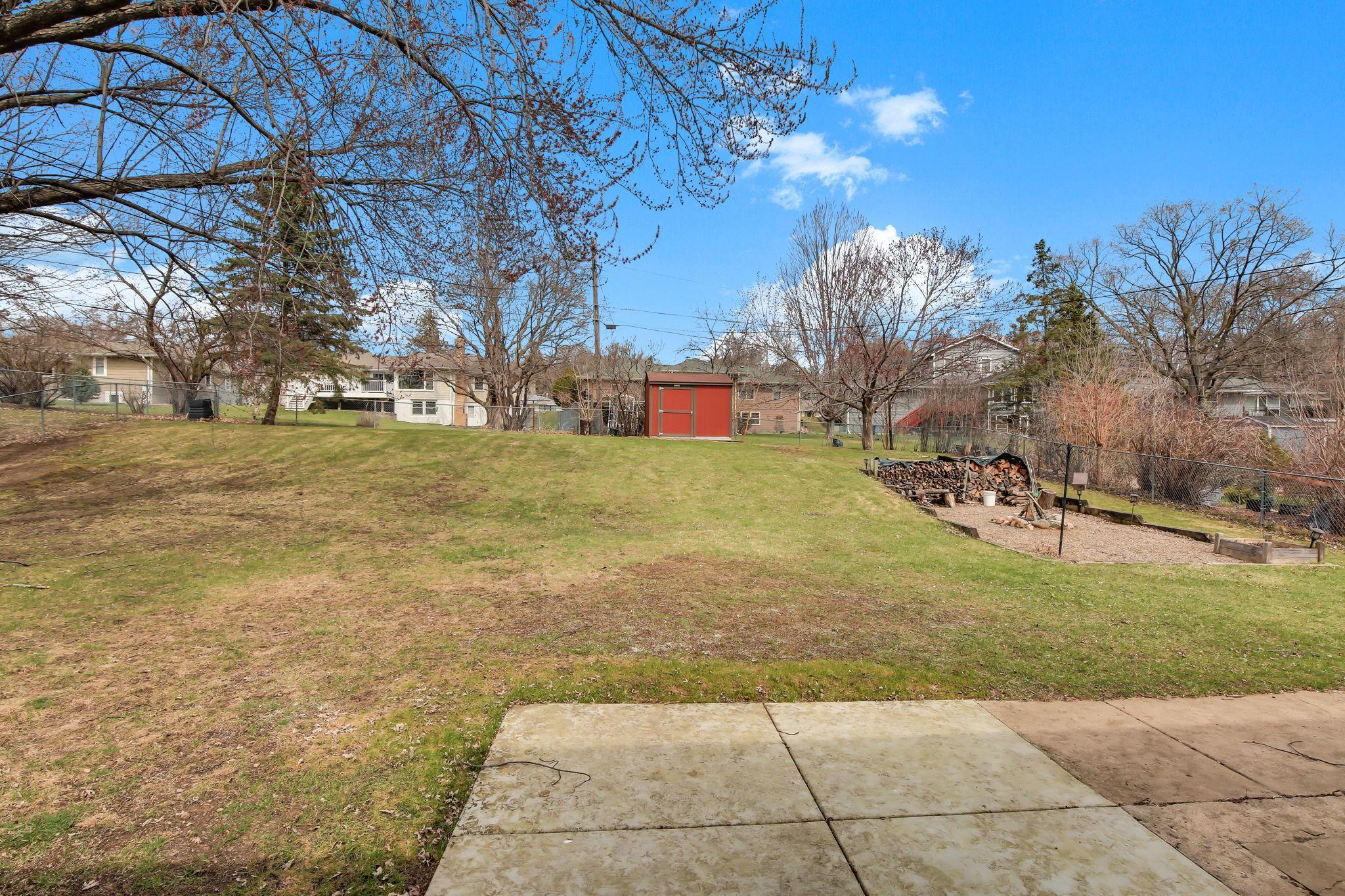5116 Meadow Ridge Edina, MN 55439 - Photo 38 of 43
