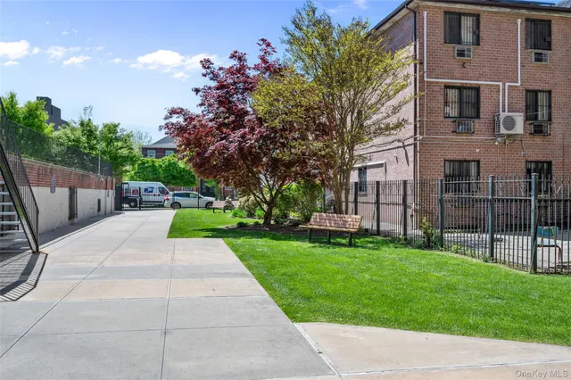 $185,000 | 143-50 Hoover Avenue, Unit 505 | Briarwood