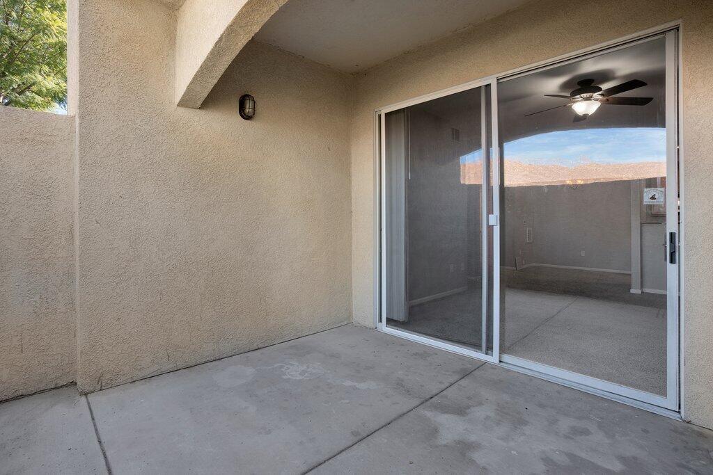 375 Central Avenue, Unit 10 Riverside, CA 92507 - Photo 20 of 33 an empty room that has a glass door