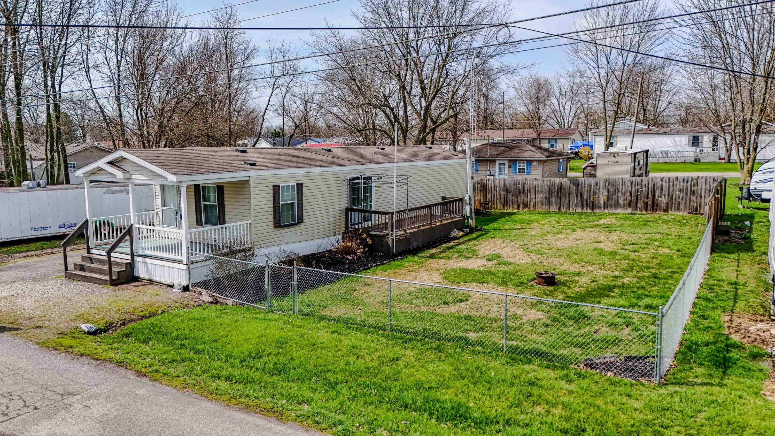 11407 Kickapoo Path Lakeview, OH 43331 - Photo 5 of 22 Right Side