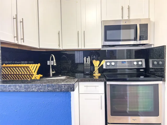 $2,800 | 7904 West Drive, Unit 812, North Bay Village, FL 33141