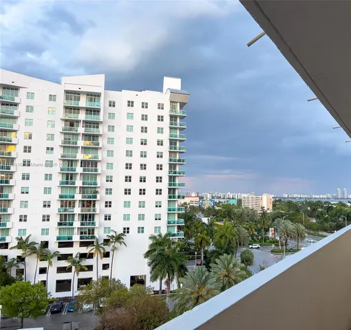 $2,800 | 7904 West Drive, Unit 812, North Bay Village, FL 33141