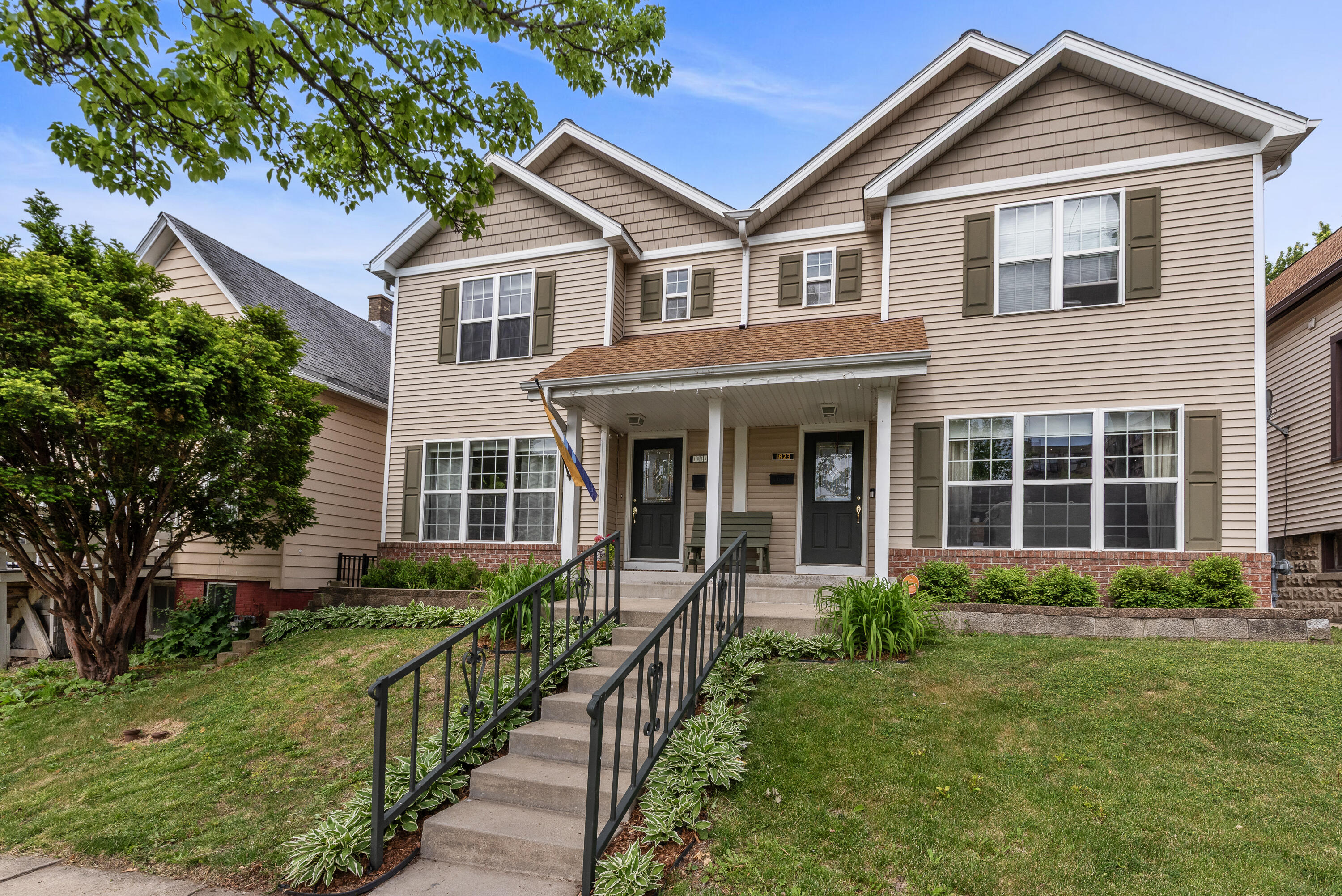 1825 South 3rd Street, Unit 1825 Milwaukee, WI 53204 - Photo 1 of 29 1825 S 3rd St-7