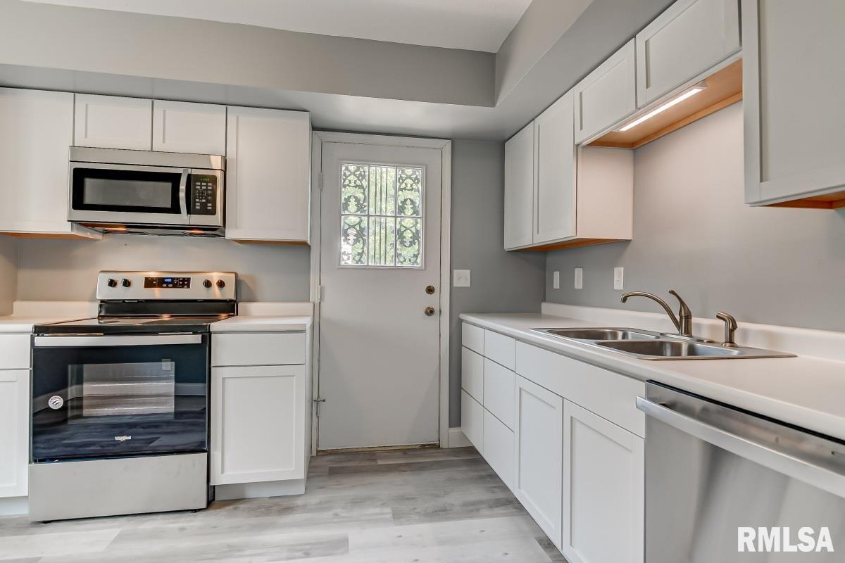 2505 Somerton Road Springfield, IL 62702 - Photo 9 of 28 Gallery Image 9