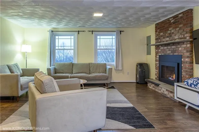 $4,400 | 25 Algonquin Drive, Middletown, RI 02842