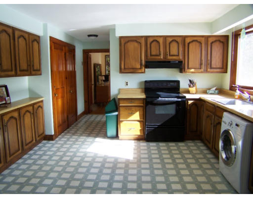 39 Gray Road Andover, MA 01810 - Photo 2 of 13