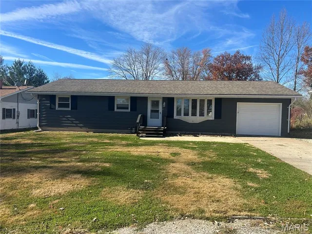 $174,900 | 1133 Teresa Lane, Carrollton, IL 62016