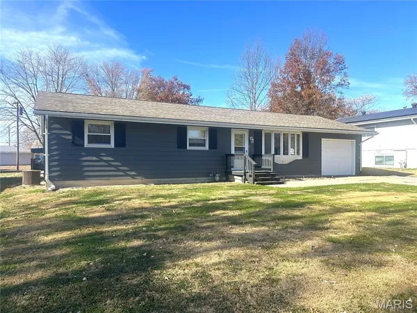 $159,000 | 1133 Teresa Lane, Carrollton, IL 62016