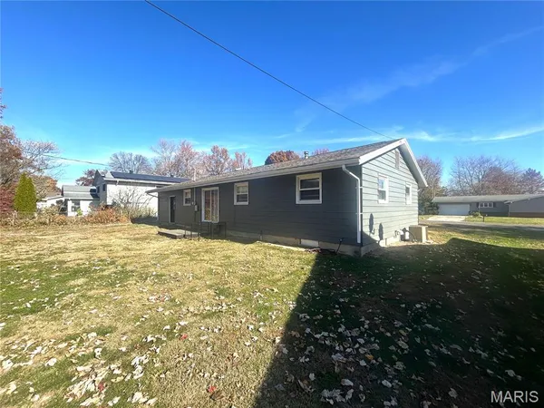 $159,000 | 1133 Teresa Lane, Carrollton, IL 62016