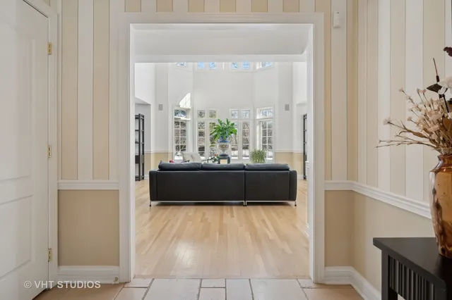 $1,950,000 | 860 Gage Lane, Lake Forest, IL 60045