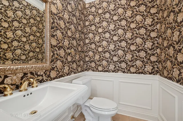 $1,950,000 | 860 Gage Lane, Lake Forest, IL 60045