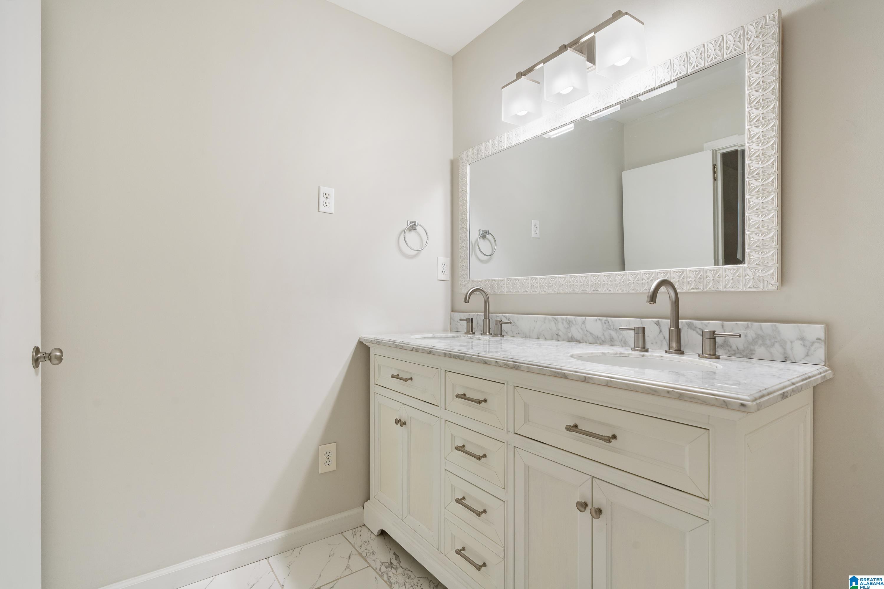 2027 Diane Lane Alabaster, AL 35007 - Photo 25 of 35