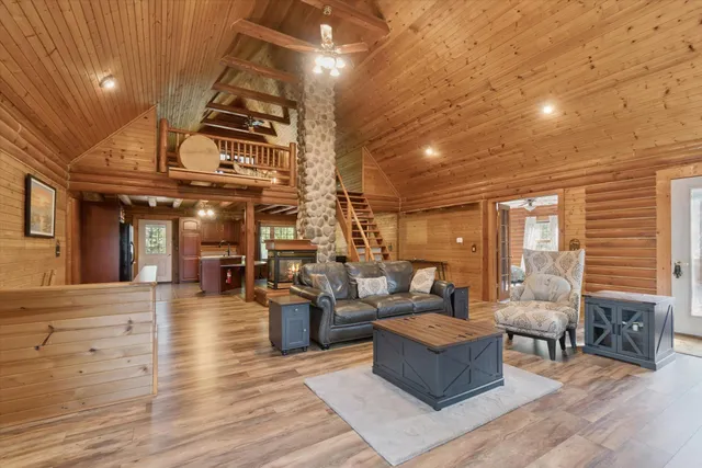 $529,900 | 1750 Fox Road, Jackson, MI 49201