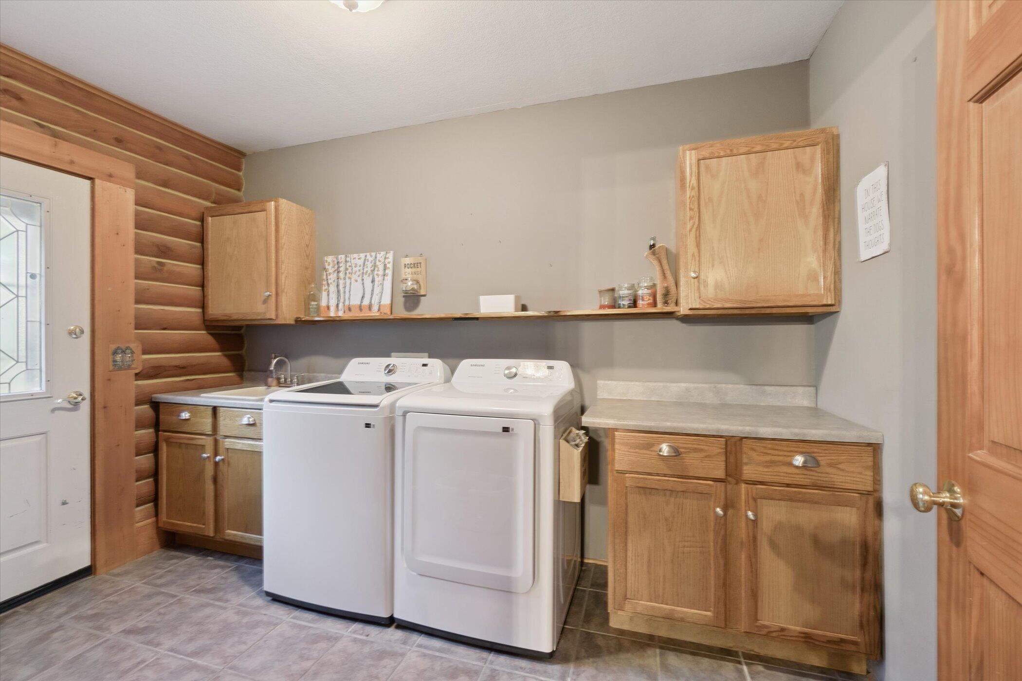 1750 Fox Road Jackson, MI 49201 - Photo 21 of 72 main floor launcry and mud room