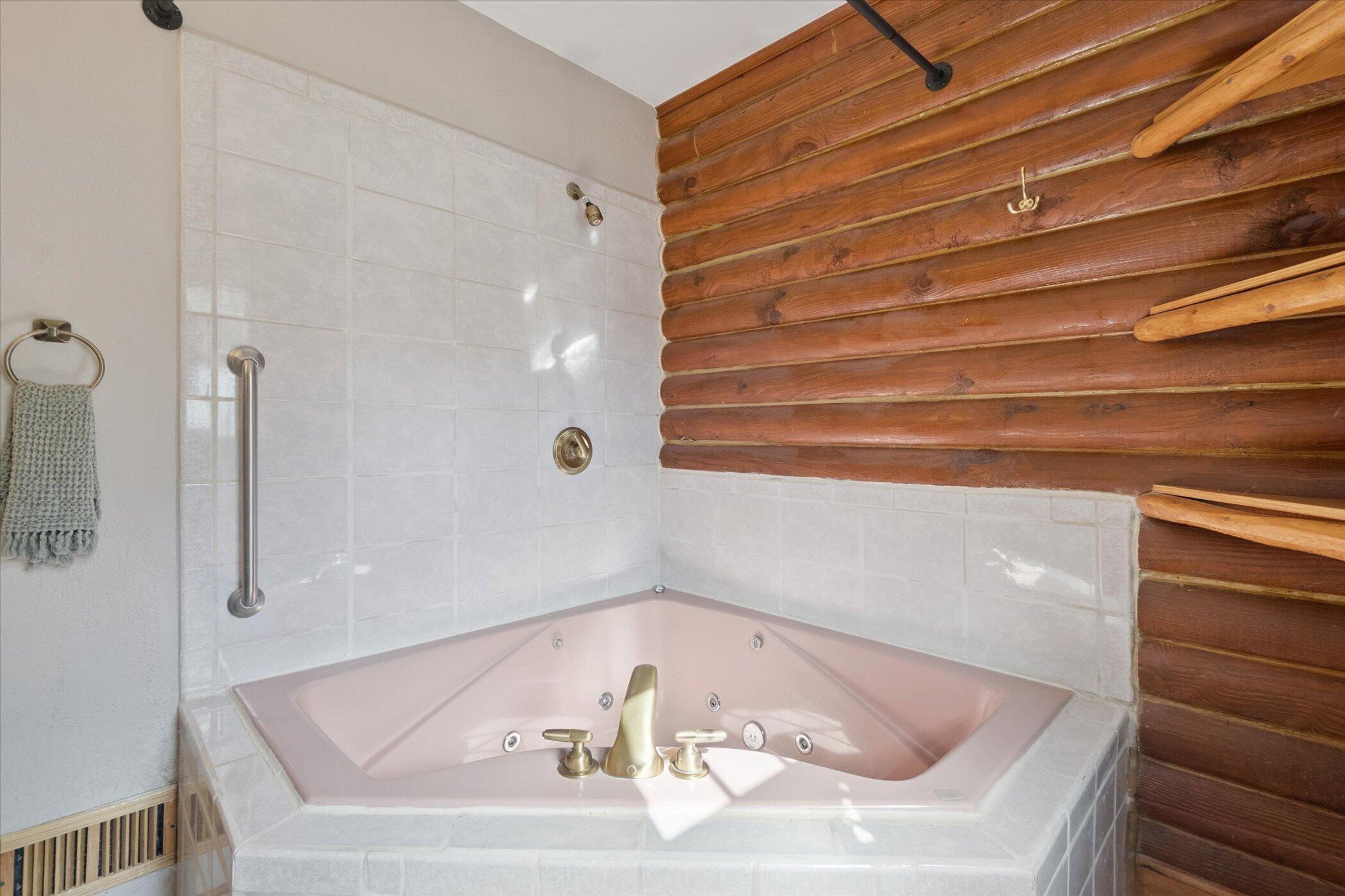 1750 Fox Road Jackson, MI 49201 - Photo 26 of 72 primary bath