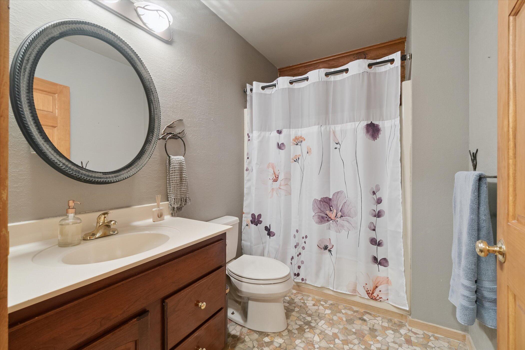 1750 Fox Road Jackson, MI 49201 - Photo 30 of 72 guest bath main level