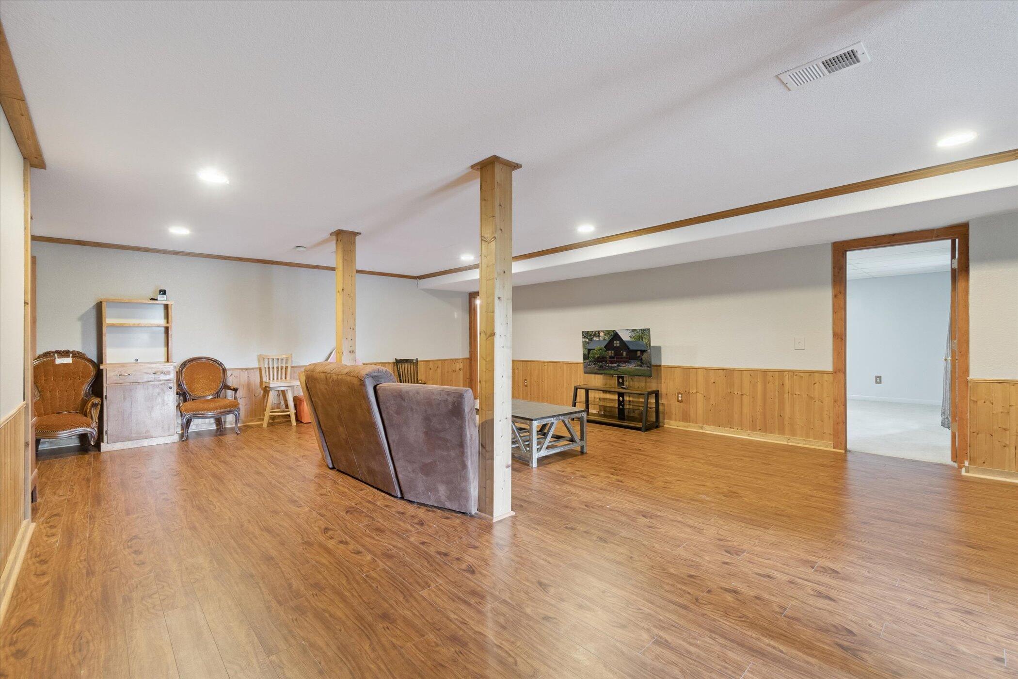 1750 Fox Road Jackson, MI 49201 - Photo 33 of 72 basement oversized living area
