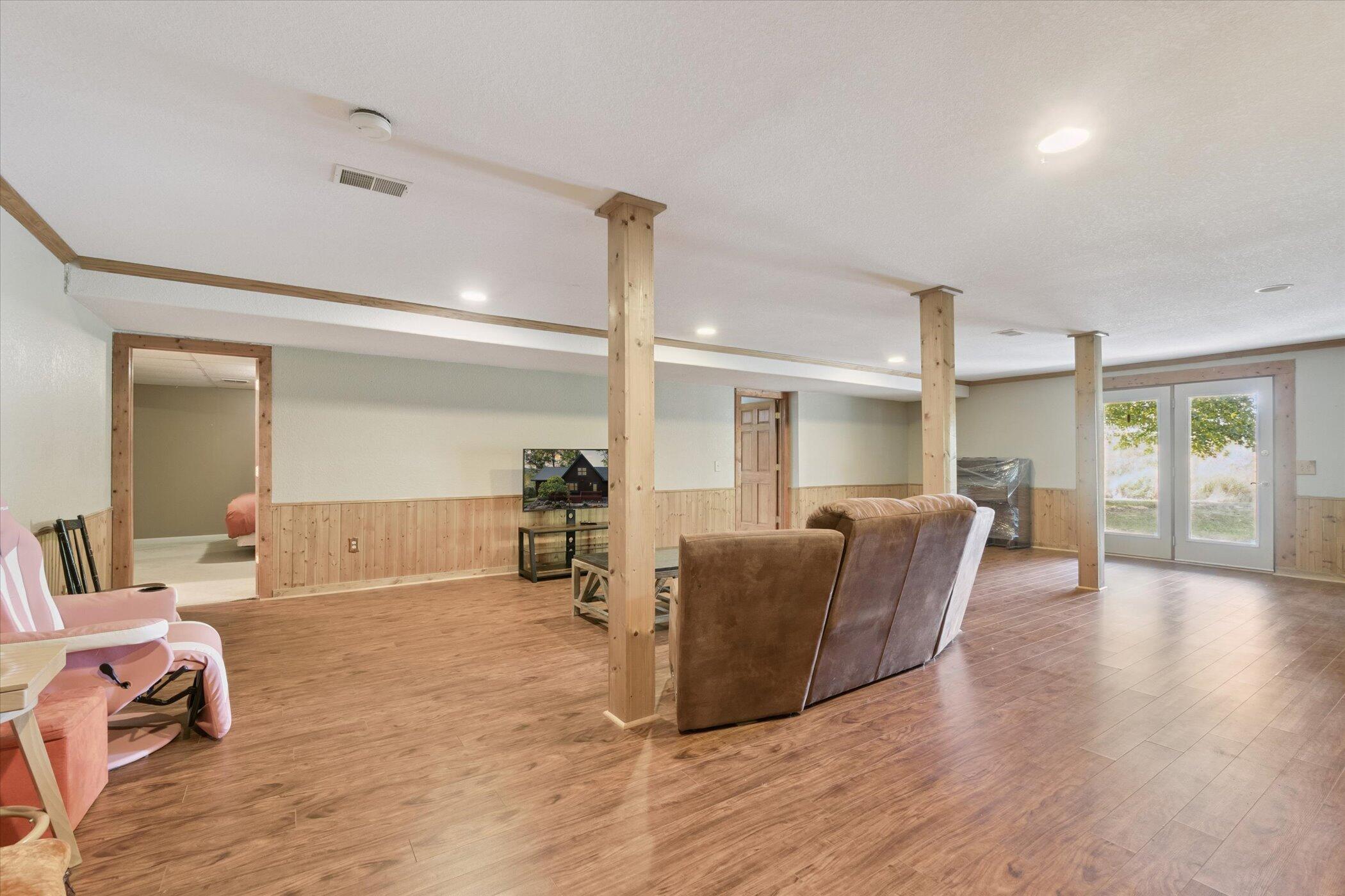 1750 Fox Road Jackson, MI 49201 - Photo 34 of 72 basement oversized living area