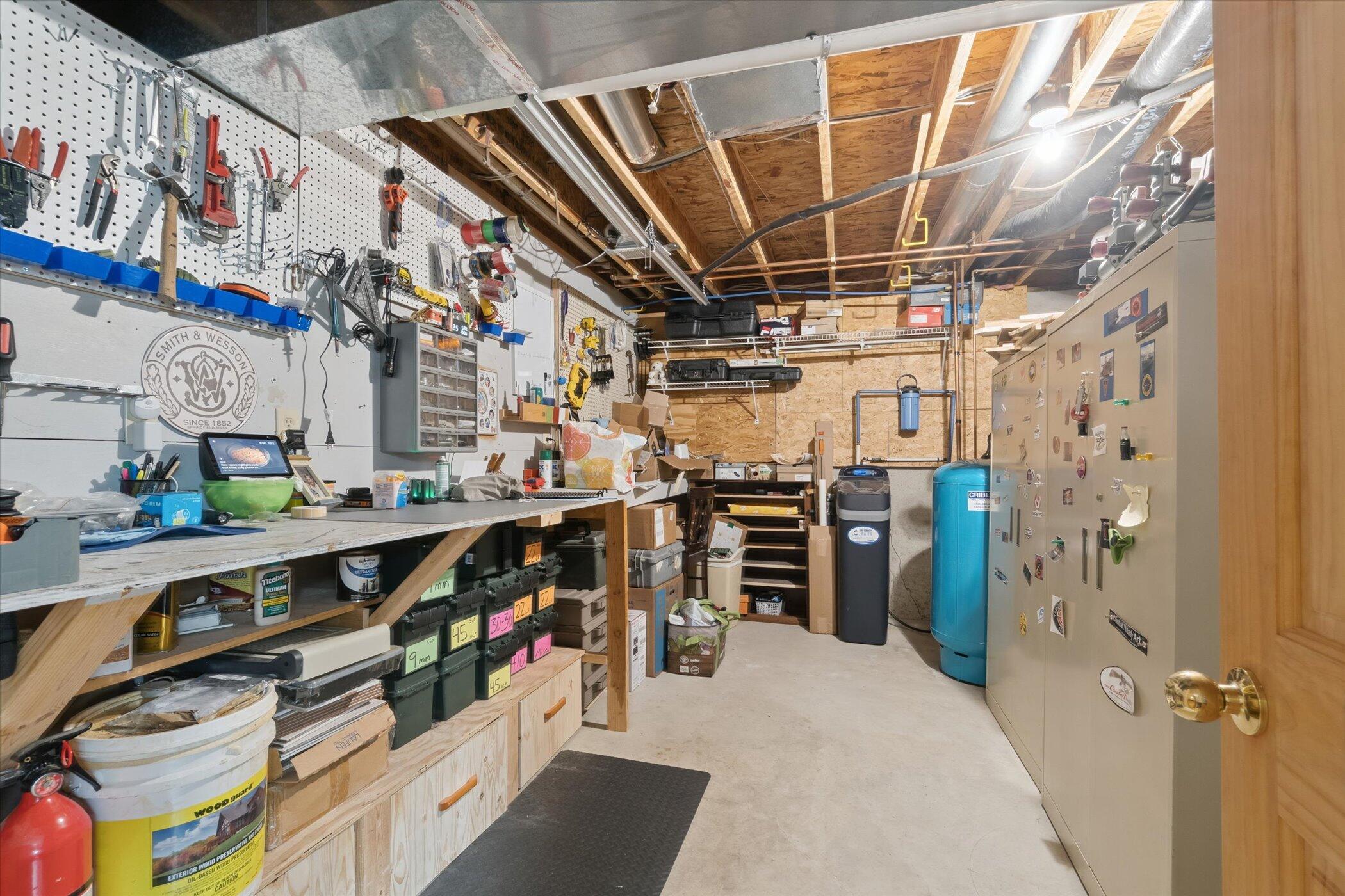 1750 Fox Road Jackson, MI 49201 - Photo 44 of 72 workshop in basement