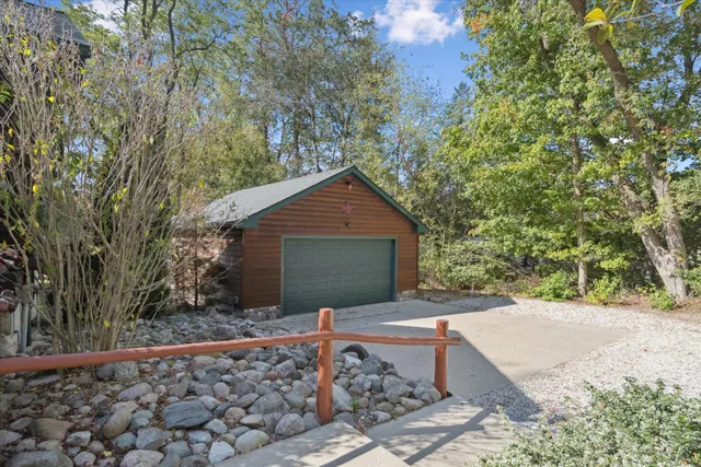 $529,900 | 1750 Fox Road, Jackson, MI 49201