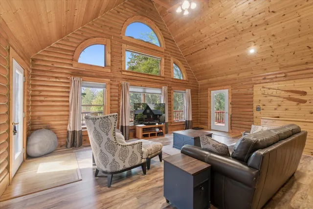 $529,900 | 1750 Fox Road, Jackson, MI 49201