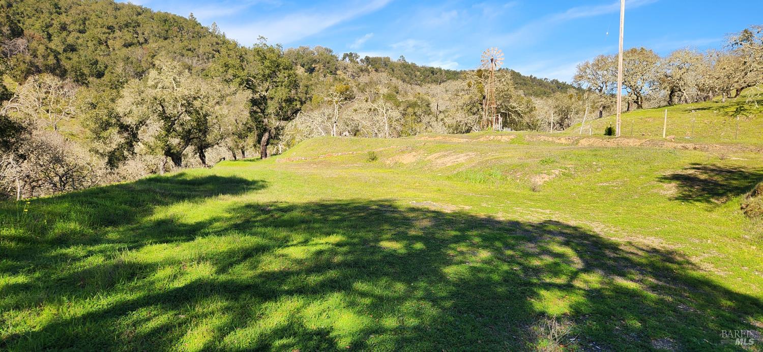 2101 Leslie Road Healdsburg, CA 95448 - Photo 3 of 22 a view of an ocean