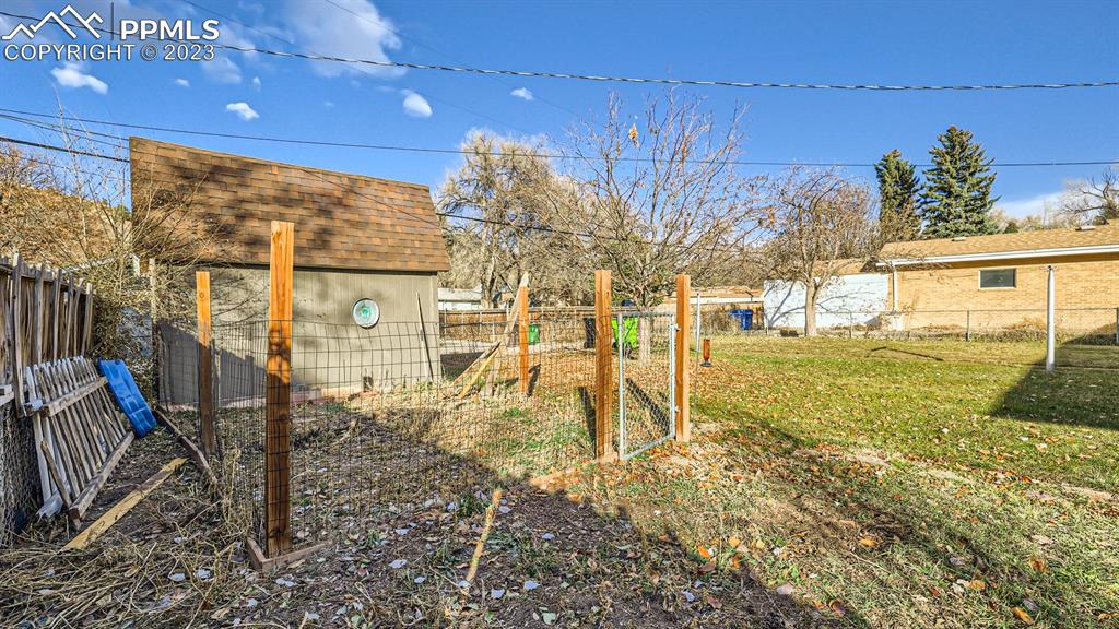 530 Valley Road Colorado Springs, CO 80904 - Photo 47 of 50 a view of a yard