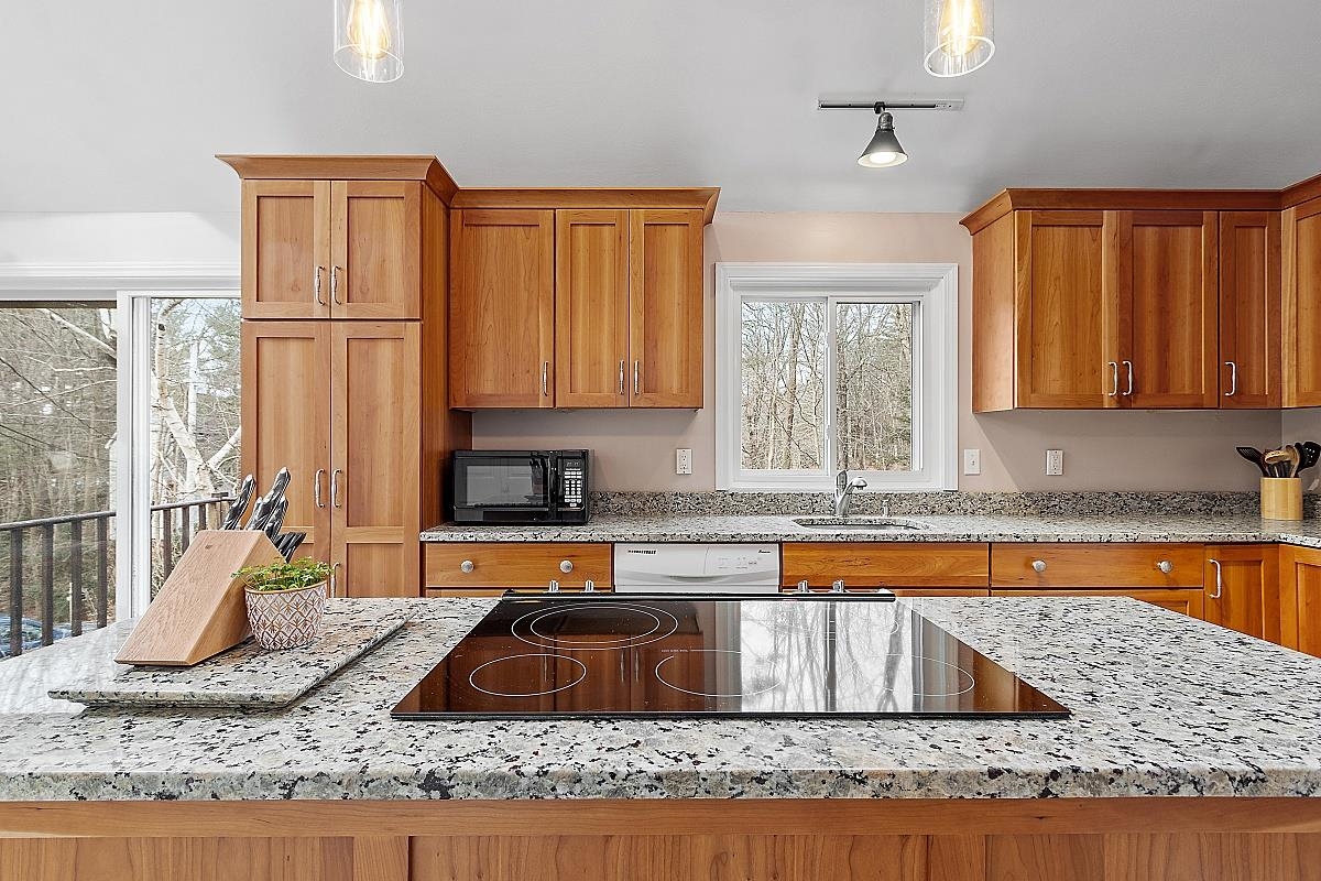 22 Hunt Pond Road Sandown, NH 03873 - Photo 8 of 22
