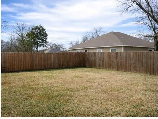 $1,900 | 2216 Sayle Street, Greenville, TX 75401