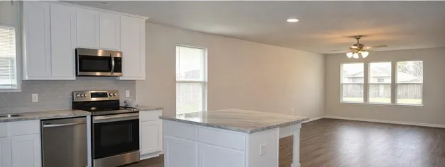 $1,900 | 2216 Sayle Street, Greenville, TX 75401