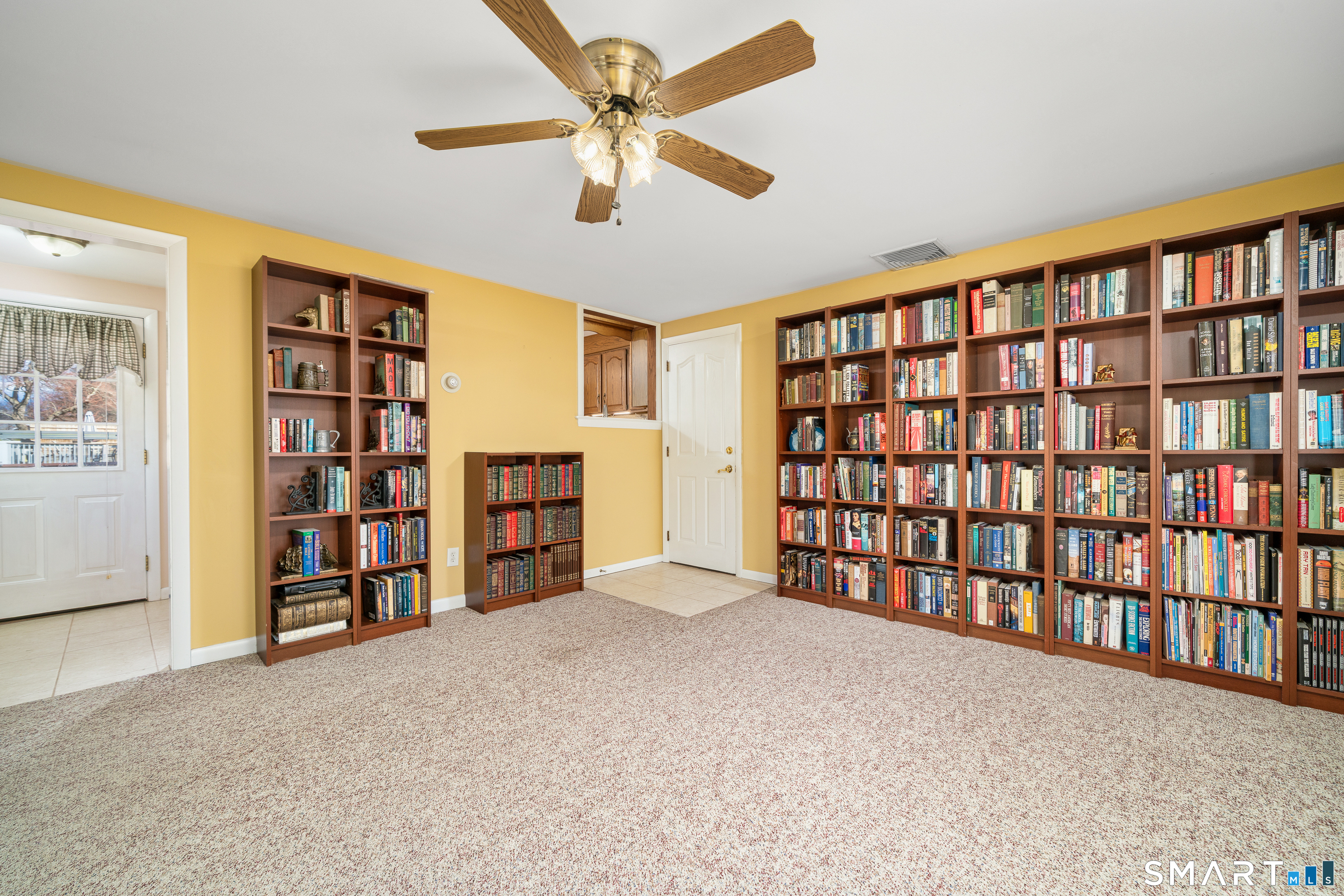 43 Edward Street Wethersfield, CT 06109 - Photo 17 of 40 Family Room / Library / Home Office