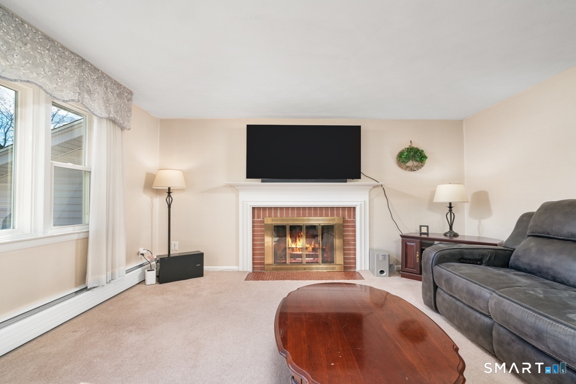 43 Edward Street Wethersfield, CT 06109 - Photo 4 of 40 Living Room