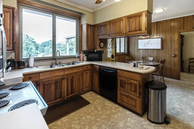 a bed room with a bed