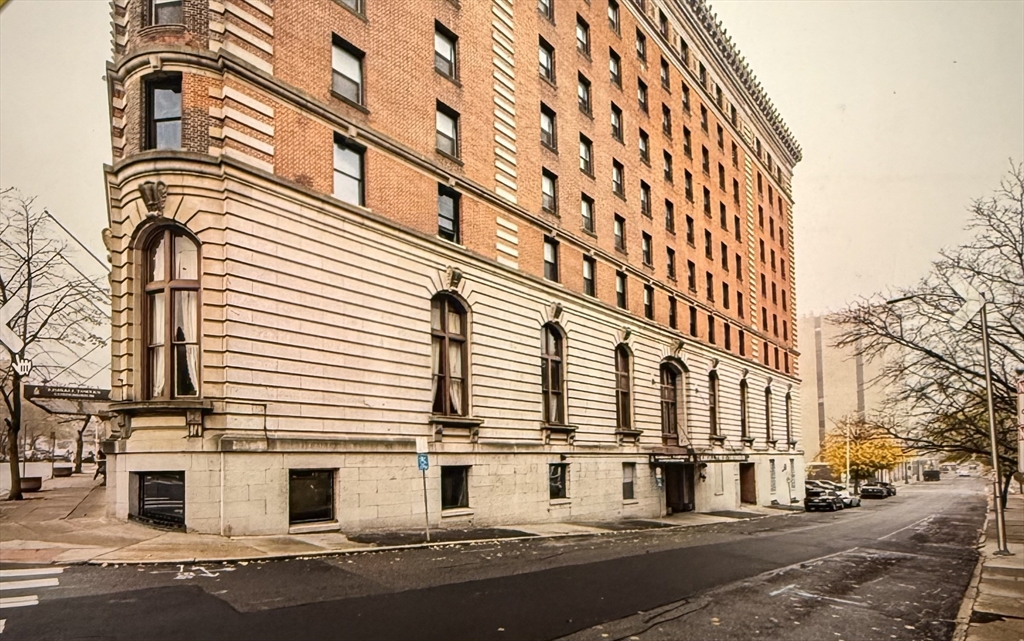 140 Chestnut Street, Unit 604 Springfield, MA 01103 - Photo 3 of 21 a view of a building with a street